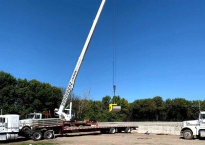 Hanson-50-ton-crane-for-hog-slat-installation