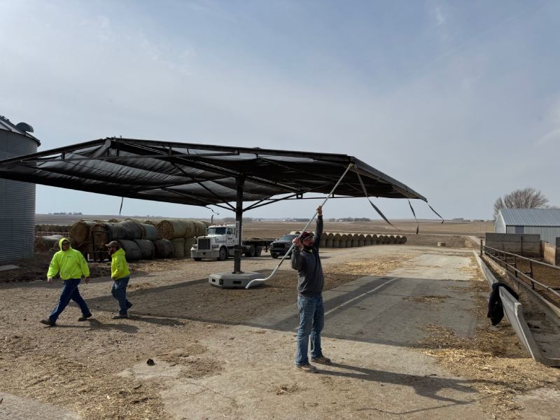 Worker setting up the Easy Shade