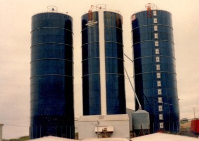 hanson-silo-three-steel-silos