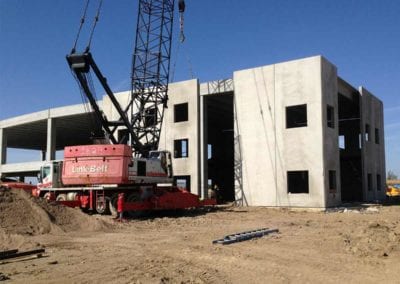 insulated-construction-panels-installation-panels-with-crane